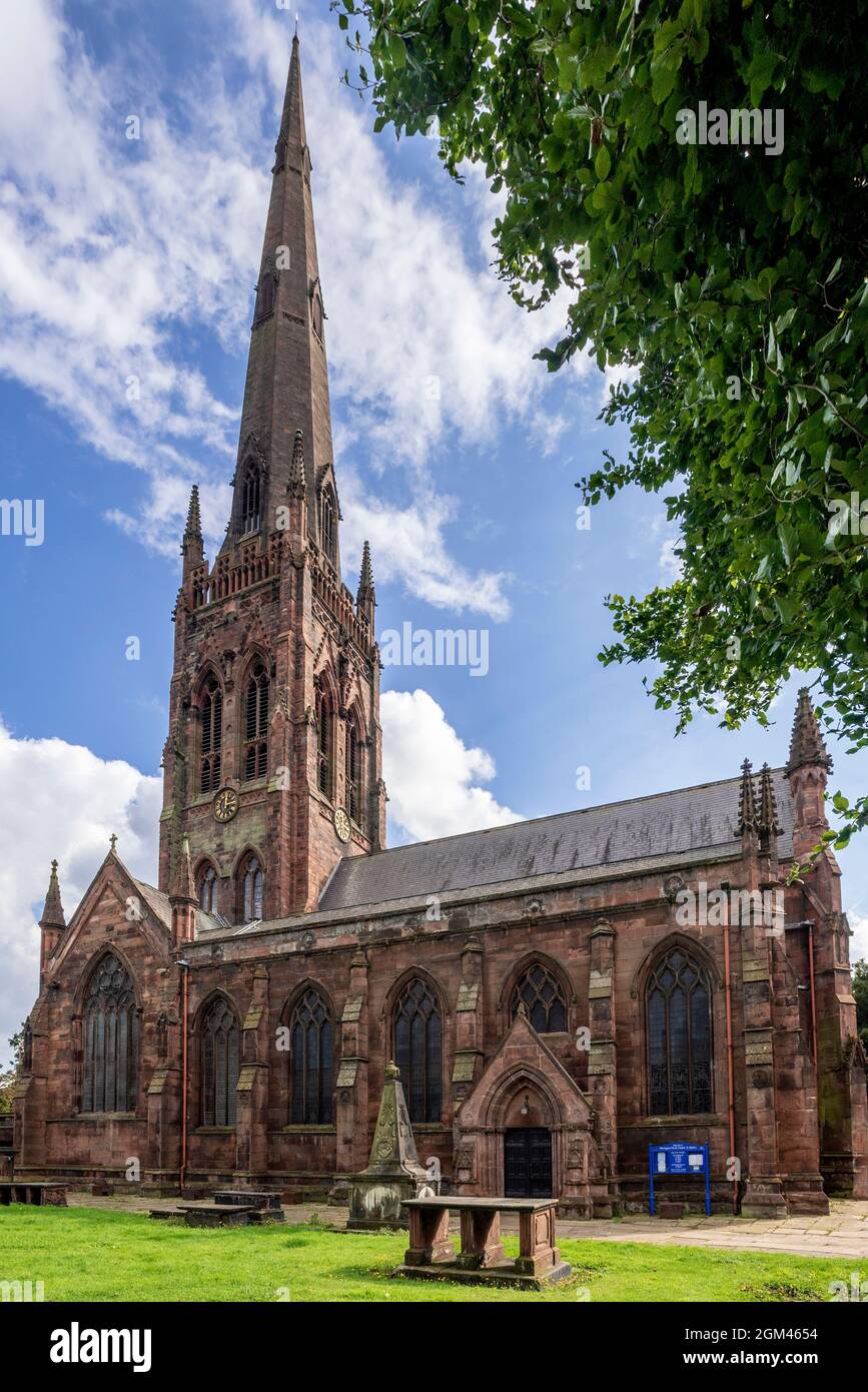 Chiesa parrocchiale di St. Elphin Warrington. La chiesa è designata dal patrimonio inglese come un edificio classificato di grado II Foto Stock