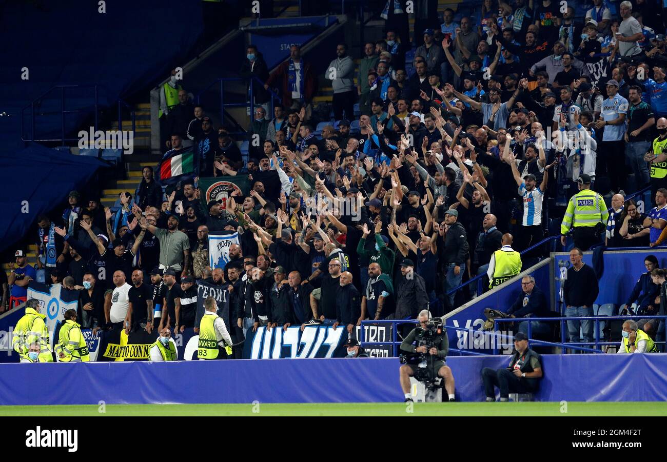 Leicester, Regno Unito. 16 settembre 2021. I fan di Napoli durante la partita della UEFA Europa League al King Power Stadium di Leicester. Il credito dell'immagine dovrebbe leggere: Darren Staples/Sportimage Credit: Sportimage/Alamy Live News Foto Stock