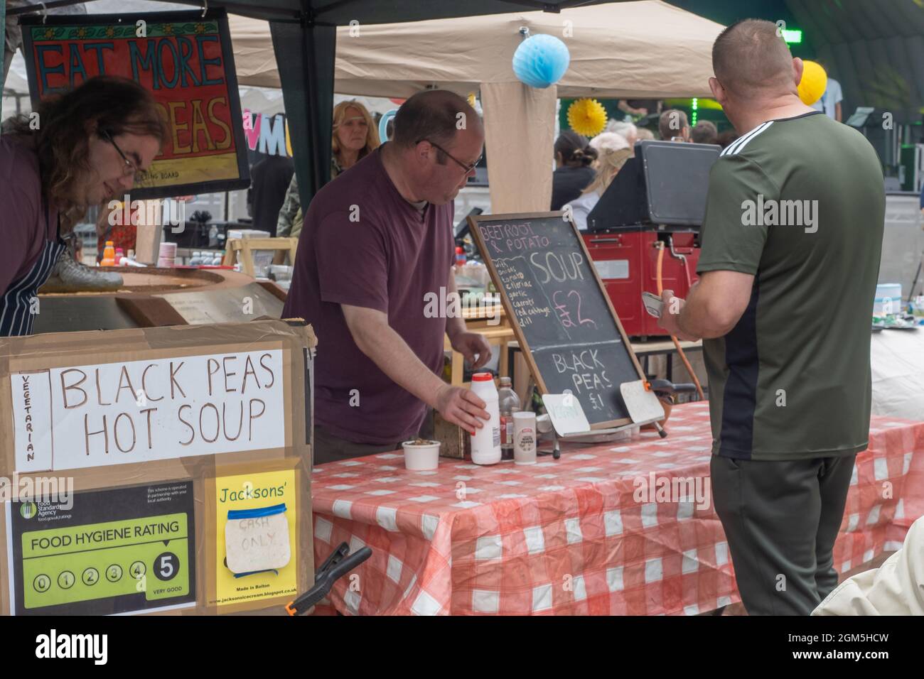 11.09.2021 Wigan, Greater Manchester, Regno Unito. Wigan Diggers' Festival, Wigan, gente del Regno Unito vestita per celebrare la vita e le idee di Wigan nato e allevato GE Foto Stock
