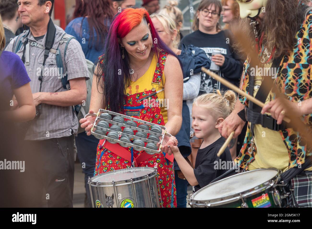 11.09.2021 Wigan, Greater Manchester, Regno Unito. Wigan Diggers' Festival, Wigan, gente del Regno Unito vestita per celebrare la vita e le idee di Wigan nato e allevato GE Foto Stock