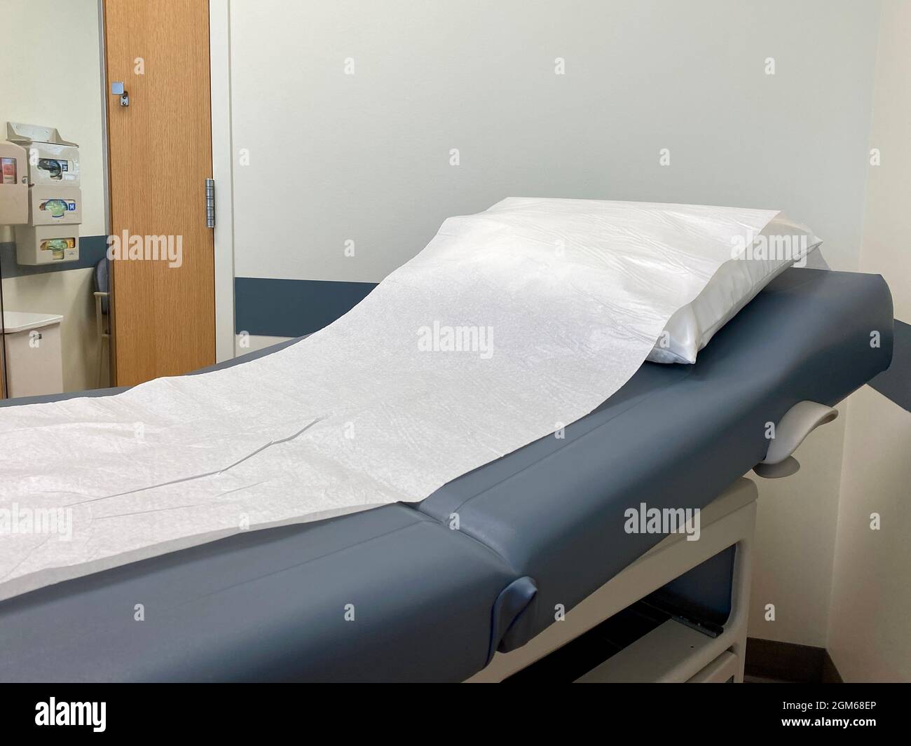 Ufficio medici - tavolo di visita medica Foto Stock