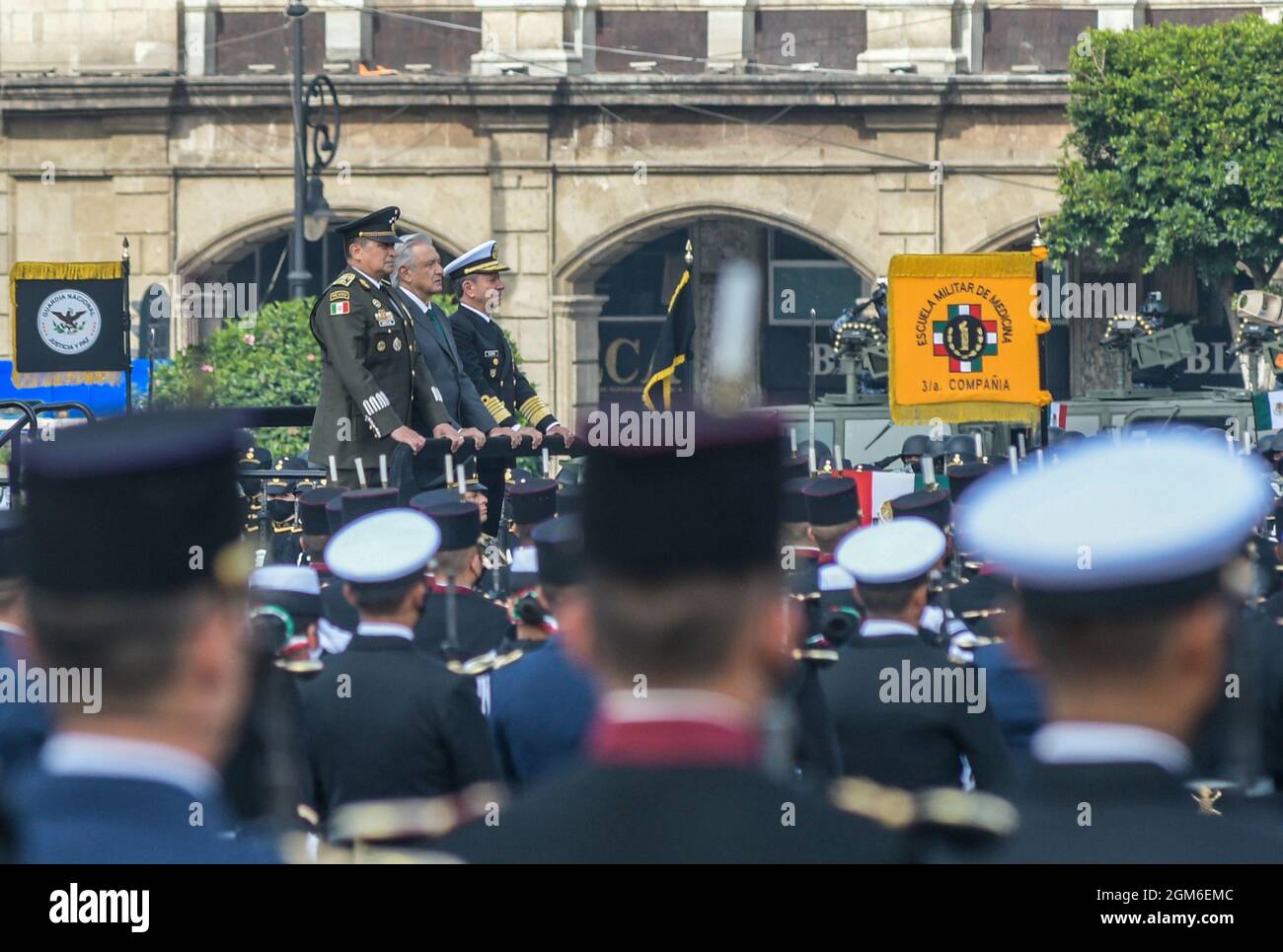 Non esclusiva: Un Militar dell'esercito messicano partecipa durante la Parata militare per commemorare il 211° anniversario della Giornata dell'Indipendenza del Messico Foto Stock