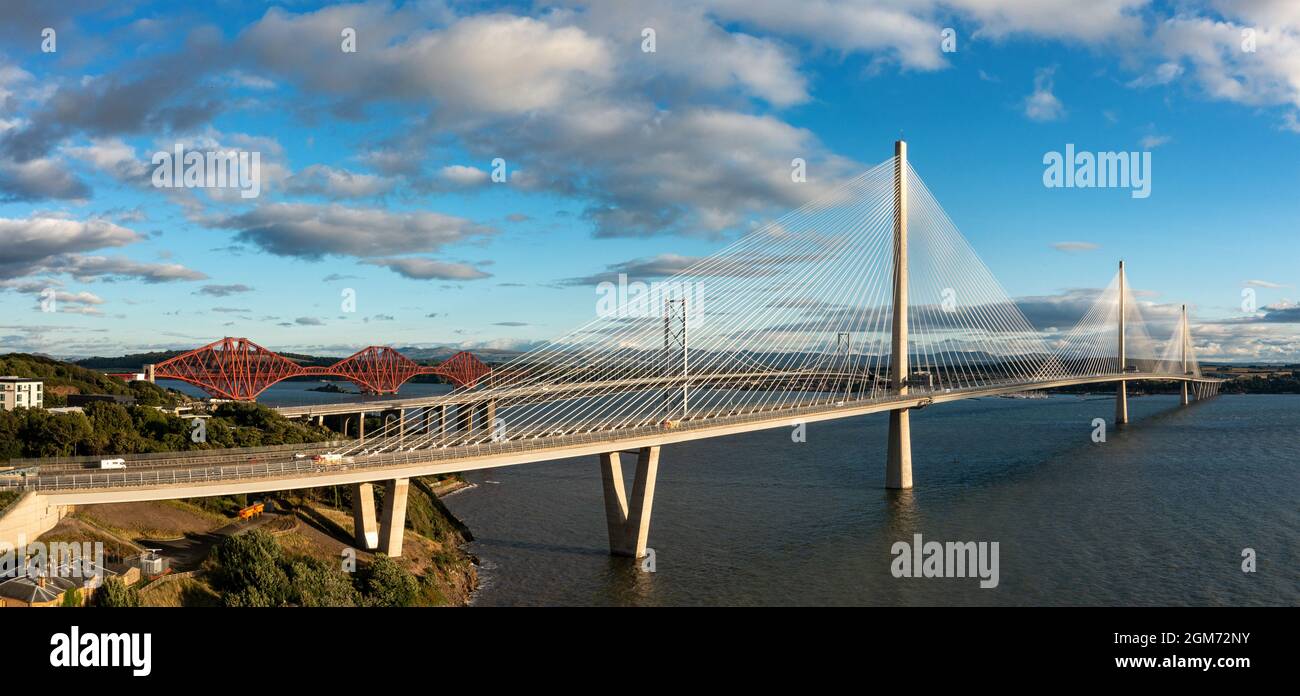Il ponte stradale Queensferry Crossing, Firth of Forth, Scozia, Regno Unito Foto Stock