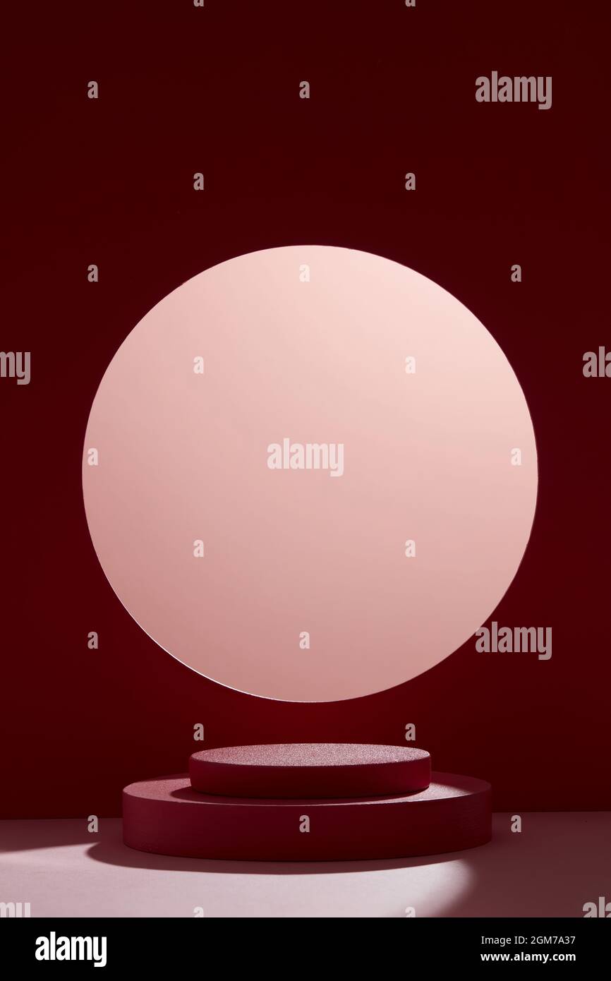 Scena minima astratta con forme geometriche. Scena per mostrare i prodotti cosmetici. Foto Stock