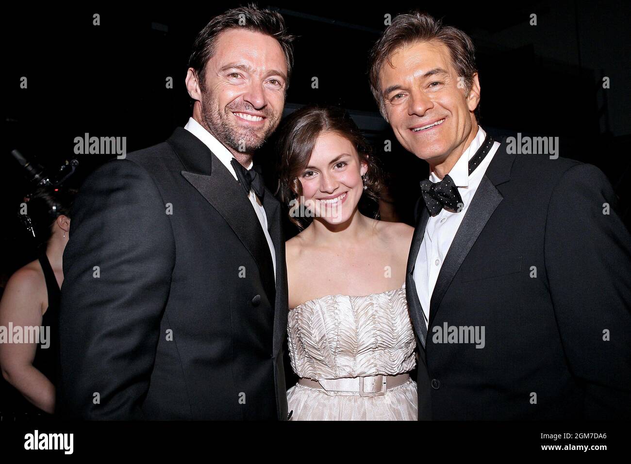 New York, NY, USA. 13 aprile 2011. Attore, Hugh Jackman, Zoe Oz, co-fondatore di HEALTHCORPS, Dr. Mehmet Oz al 2011 HealthCorps 'Fresh from the Garden Gala al Intrepid Sea-Air-Space Museum. Credit: Steve Mack/Alamy Foto Stock