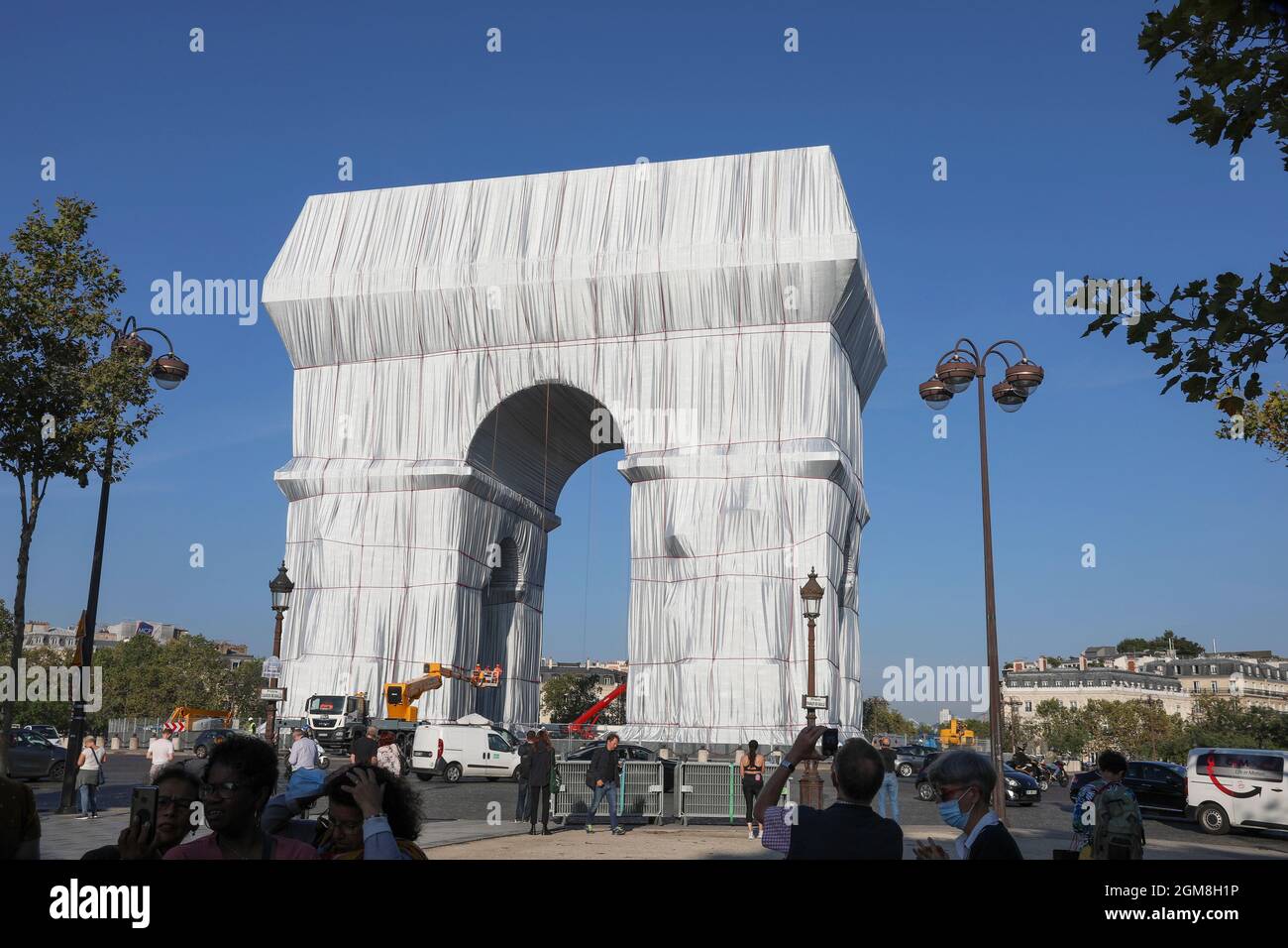 ARCO DI TRIONFO AVVOLTO DA CHRISTO INSTALLAZIONE Foto Stock