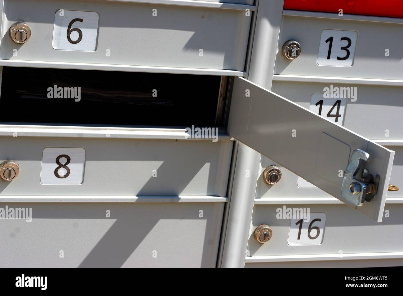 Primo piano della casella postale aperta in Canada Foto Stock