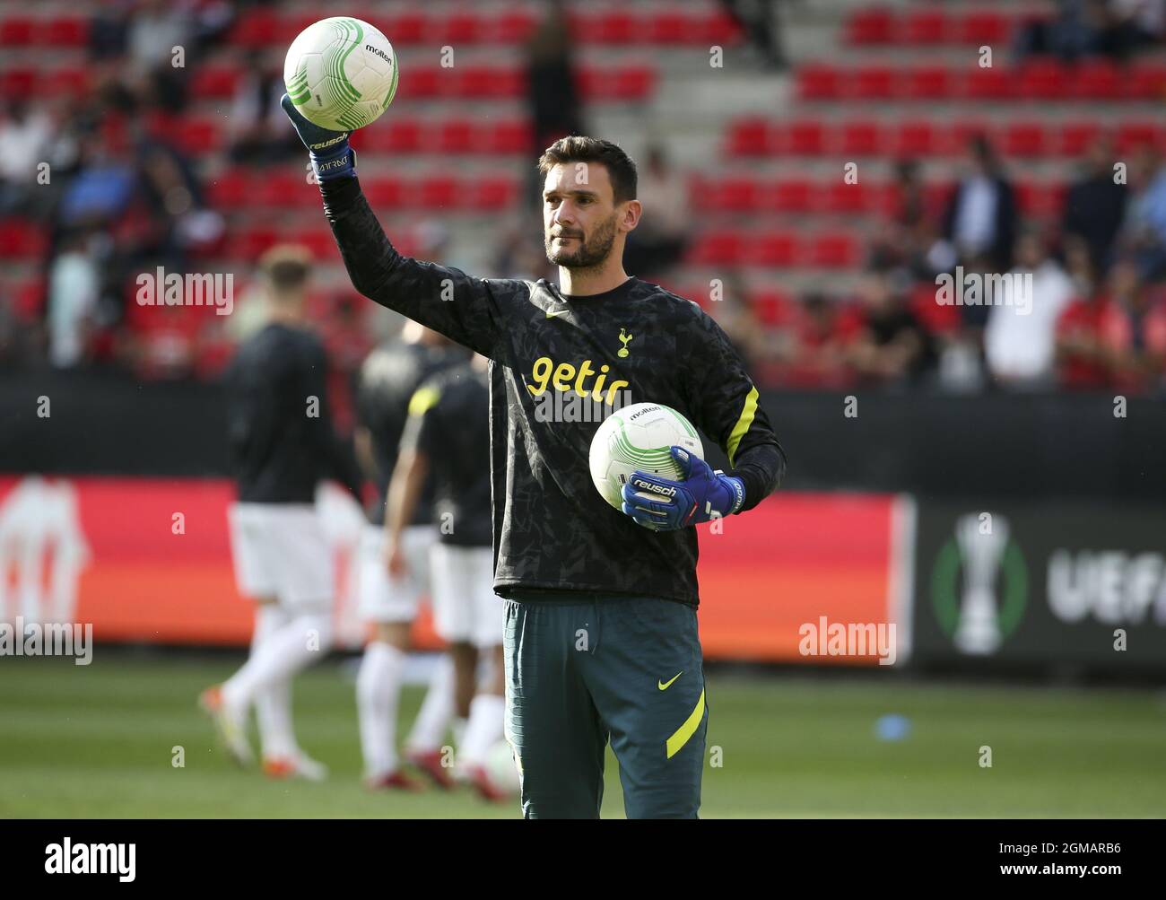 Portiere di Tottenham Hugo Lloris si scalda durante la UEFA Europa Conference League, Group Stage, Group G Football match tra Stade Rennais e Tottenham Hotspur il 16 settembre 2021 allo stadio Roazhon Park di Rennes, Francia - Foto: Jean Catuffe/DPPI/LiveMedia Foto Stock