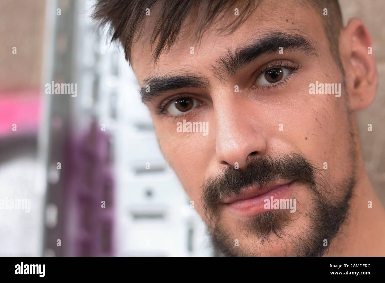 Primo piano ritratto di un ragazzo molto bello Foto Stock