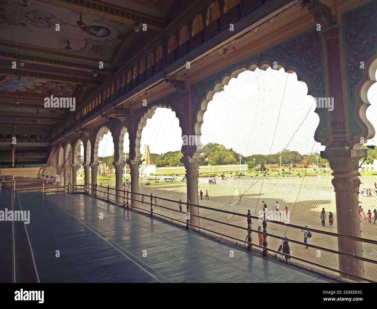 colonne architettoniche al palazzo di amba vilas karnataka Foto Stock