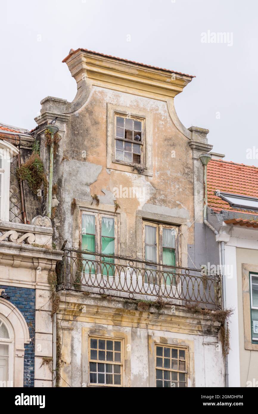 Abbandonata casa dilapidata in Portogallo. Foto Stock