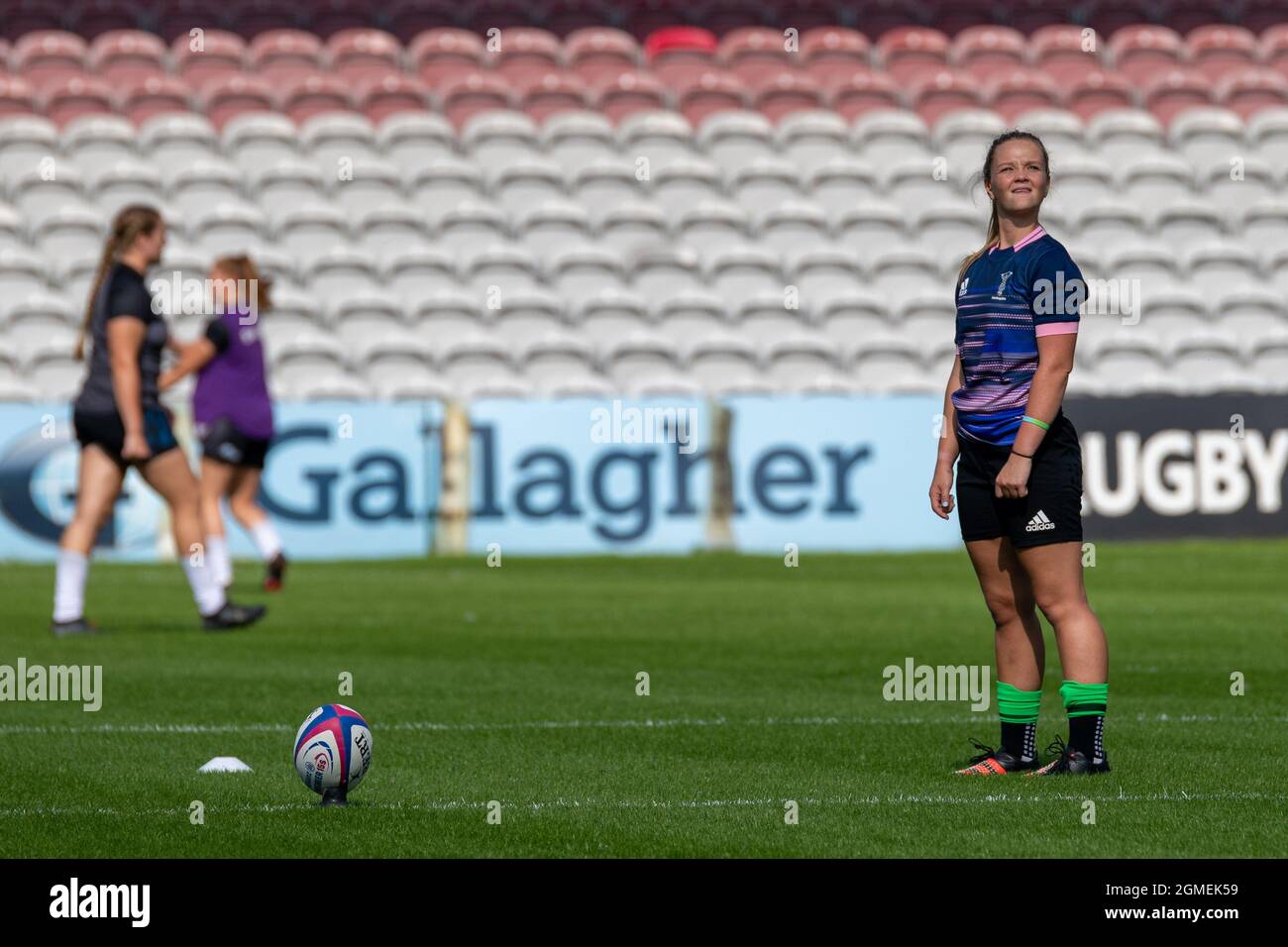 Londra, Regno Unito. 18 settembre 2021. Ellie Green (10 Harlequins Women) ha preceduto la partita Allianz Premier 15s tra Harlequins Women e Exeter Chiefs Women a Twickenham Stoop, Londra, Inghilterra. Credit: SPP Sport Press Photo. /Alamy Live News Foto Stock