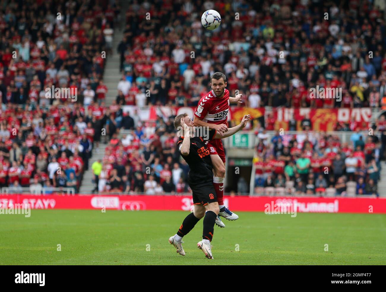 MIDDLESBROUGH, REGNO UNITO. 18 SETTEMBRE. La squadra di Middlesbrough Dael Fry vince un titolo durante la partita del campionato Sky Bet tra Middlesbrough e Blackpool al Riverside Stadium di Middlesbrough sabato 18 settembre 2021. (Credit: Michael driver | MI News) Credit: MI News & Sport /Alamy Live News Foto Stock