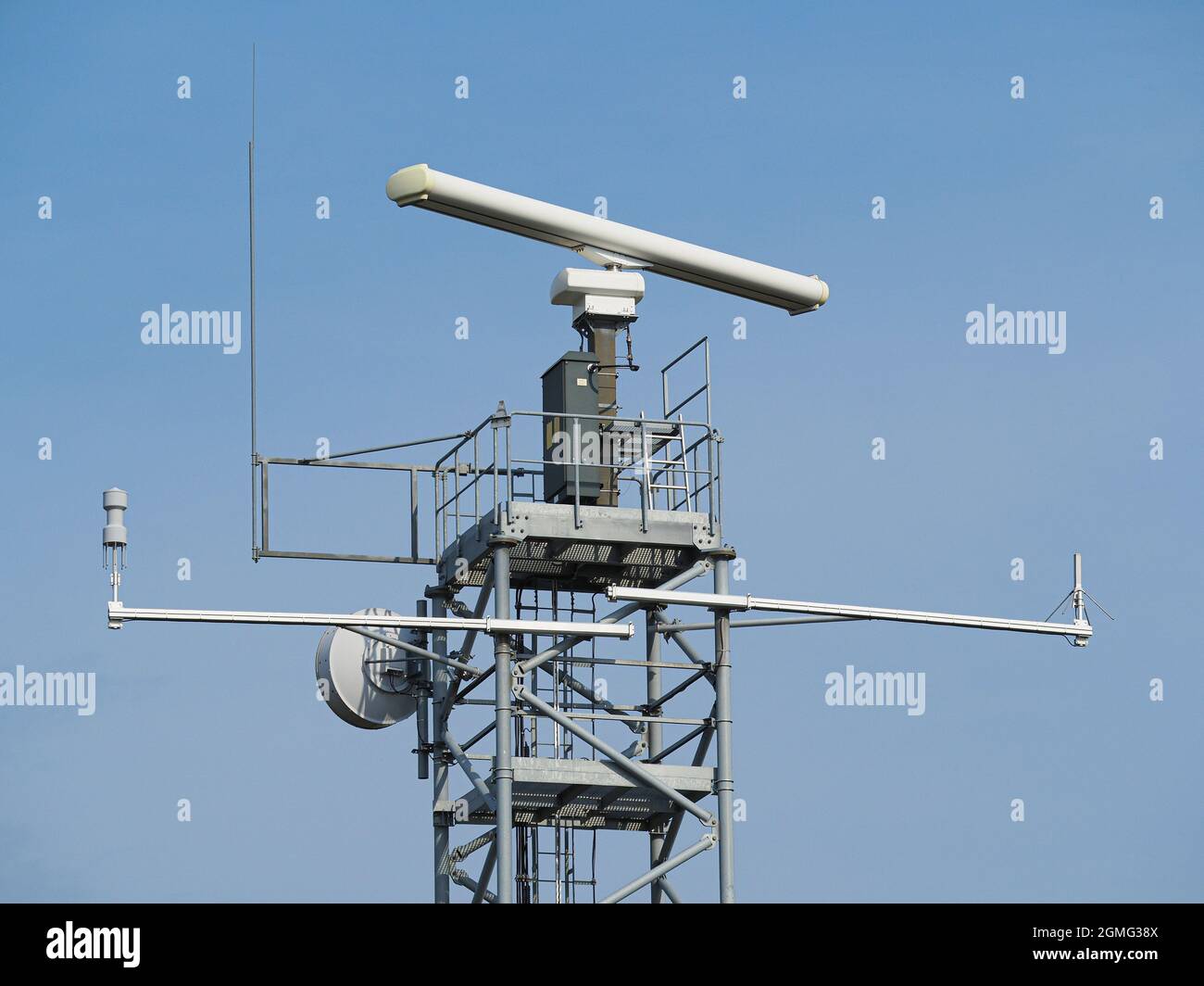 Stazione meteorologica automatica, con sistema di monitoraggio meteo e videocamere Foto Stock