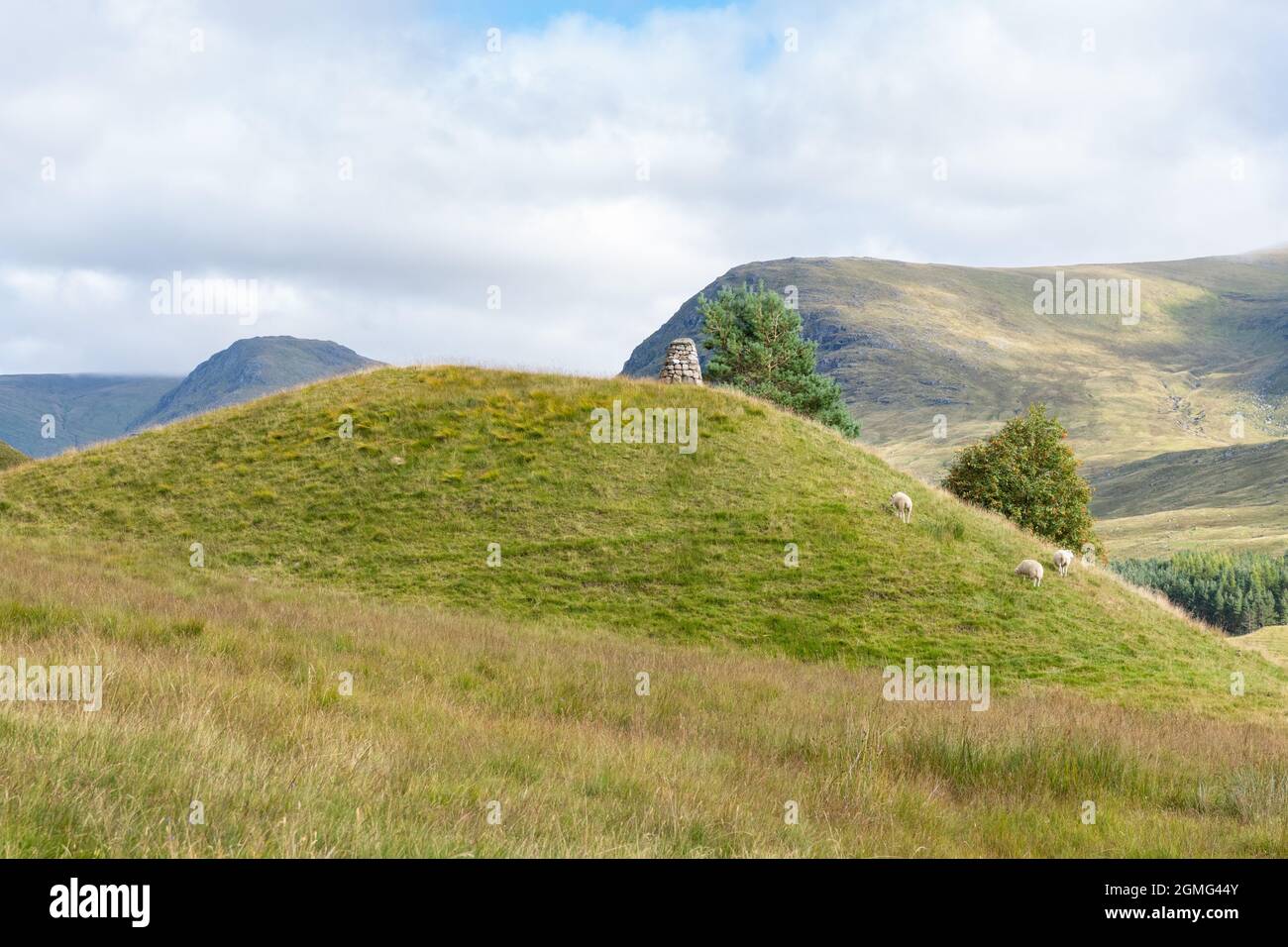 Capitano Robert Campbell Memorial Cairn, Glen Lyon, Perth e Kinross, Scozia, Regno Unito Foto Stock