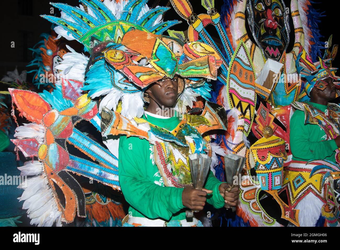 Celebrazione Junkanoo per le strade delle Bahamas Foto Stock
