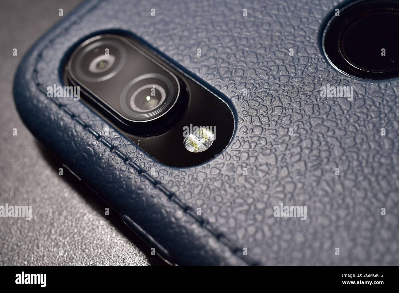 Primo piano della fotocamera dello smartphone, obiettivo della fotocamera doppia Foto Stock