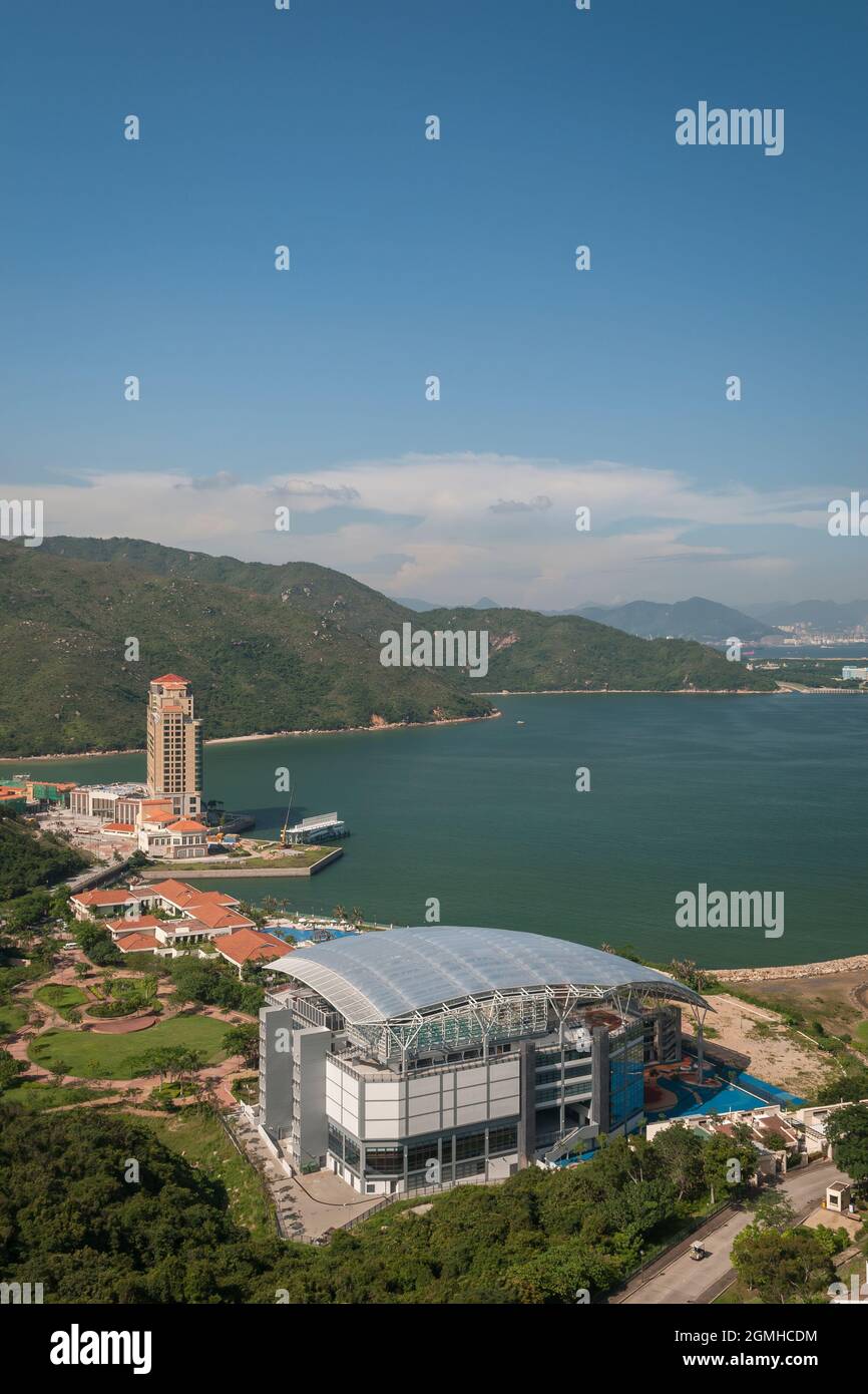Discovery College di Discovery Bay, Isola di Lantau, Hong Kong, con tettoia impermeabile realizzata con pannelli in ETFE gonfiati, 2009 Foto Stock