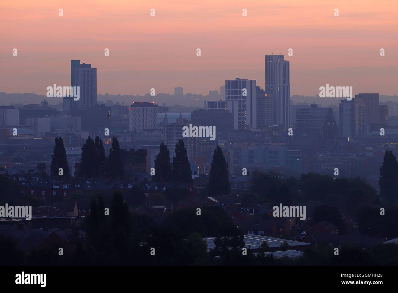 Alba sul centro di Leeds Foto Stock