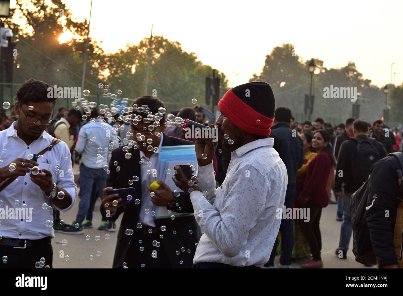 New Delhi, India, 12 gennaio 2020:- bolla d'acqua venditore sul cancello indiano, piccola impresa Foto Stock