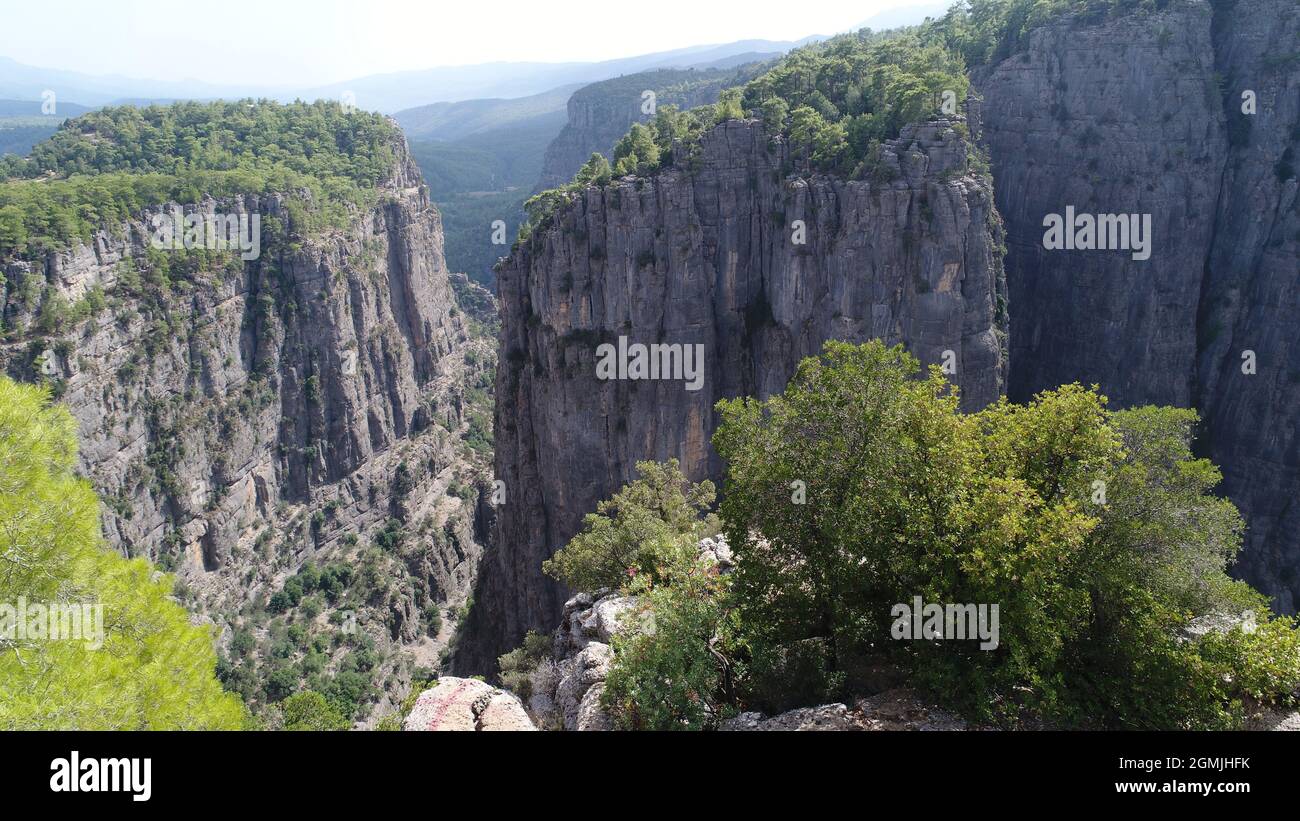 Vista incredibile dalle magnifiche mura del Canyon Tazi Foto Stock