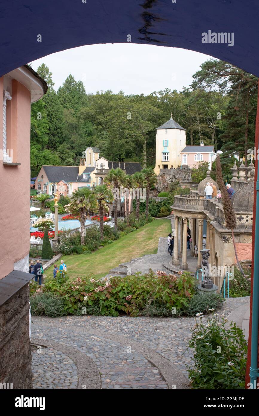 Portmeirion, Piazza Centrale, Telford's Tower, Bristol Colonnade Foto Stock