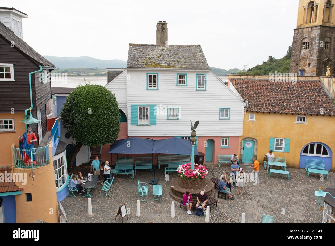 Piazza della batteria Portmeirion Foto Stock