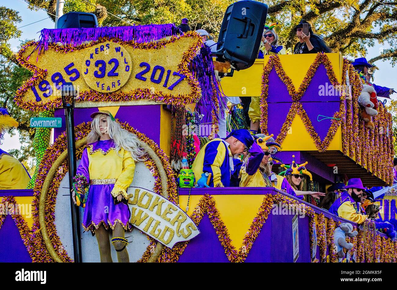 Il galleggiante Jokers Wild Mardi Gras partecipa alla parata Joe Cain Day Mardi Gras, 26 febbraio 2017, a Mobile, Alabama. Foto Stock