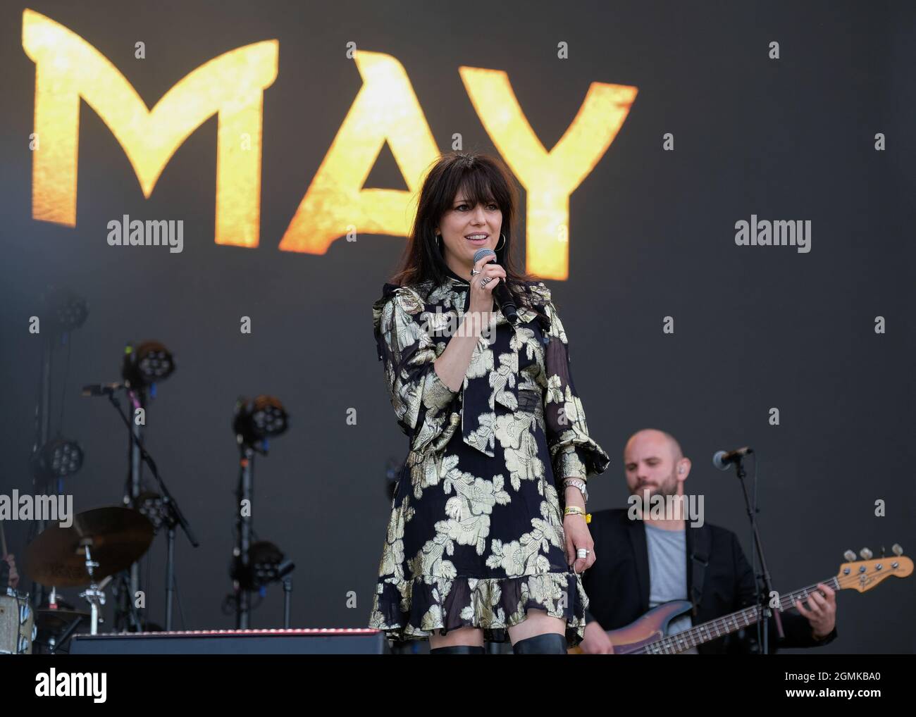 Newport, Regno Unito. 19 Settembre 2021. La cantante, cantautore e multi-strumentista irlandese Imelda Mary Higham, professionalmente conosciuta come Imelda May, si esibisce dal vivo sul palco al festival dell'isola di Wight. Credit: SOPA Images Limited/Alamy Live News Foto Stock