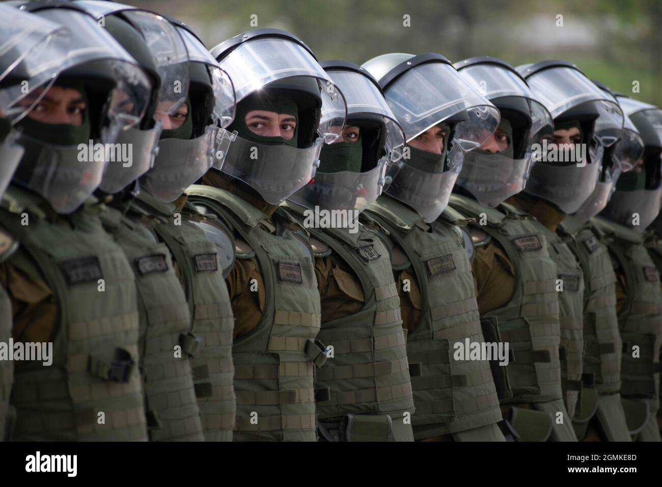 Santiago, Metropolitana, Cile. 19 Settembre 2021. I membri di Carabineros durante la tradizionale parata militare come parte delle celebrazioni della giornata dell'indipendenza il 19 settembre 2021 a Santiago, Cile. Quest'anno la parata militarista è stata celebrata con il 30% del personale presente in anni pre-pandemici. Circa 6,500 membri dell'esercito, della Marina, dell'Aeronautica, dei Carabineros e del PDI hanno parato. (Credit Image: © Matias Basualdo/ZUMA Press Wire) Foto Stock