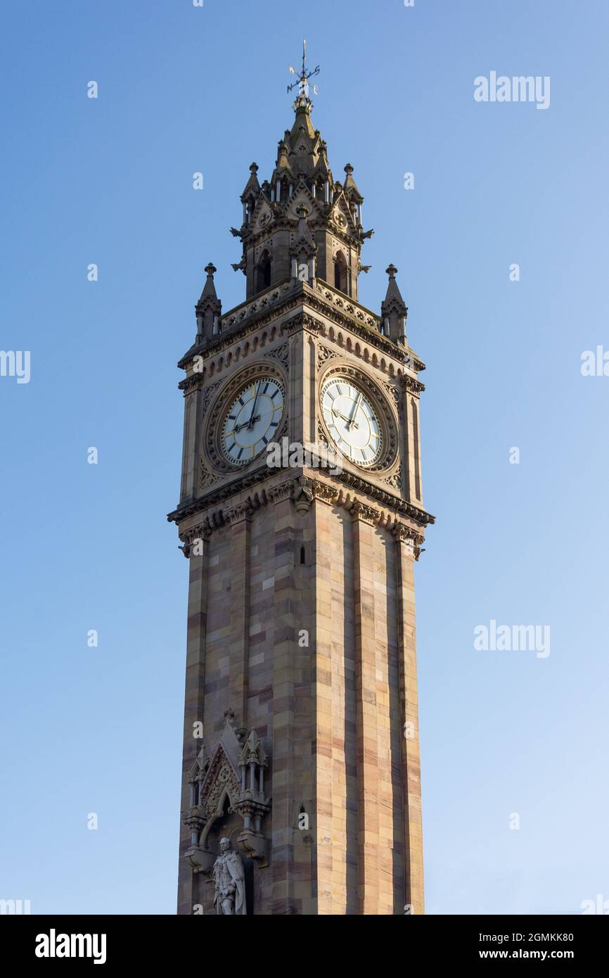 Orologio Albert Memorial del XIX secolo, Queen's Square, City of Belfast, Irlanda del Nord, Regno Unito Foto Stock