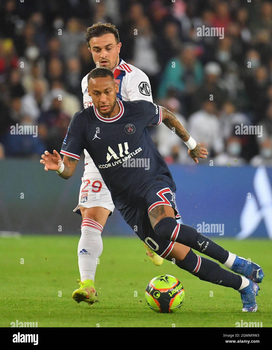 Neymar di PSG durante la Ligue 1 Paris Saint Germain (PSG) contro la partita di calcio Olympique Lyonnais (OL) allo stadio Parc des Princes il 19 settembre 2021 a Parigi, Francia. Foto di Christian Liewig/ABACAPRESS.COM Foto Stock