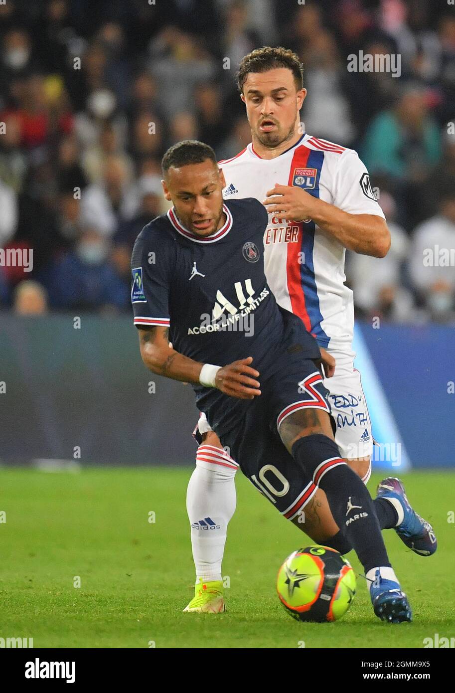 Neymar di PSG durante la Ligue 1 Paris Saint Germain (PSG) contro la partita di calcio Olympique Lyonnais (OL) allo stadio Parc des Princes il 19 settembre 2021 a Parigi, Francia. Foto di Christian Liewig/ABACAPRESS.COM Foto Stock
