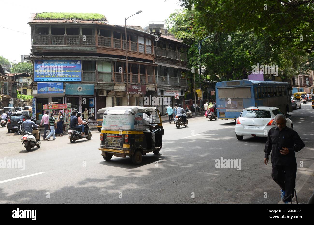 Traffico su Shivaji strada a Pune, India. Foto Stock