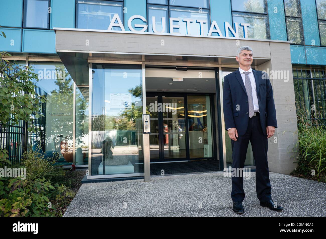 Lione (Francia), 17 settembre 2021. Éric Rougemond, presidente di Aguettant, di fronte all'ingresso della società. Foto Stock