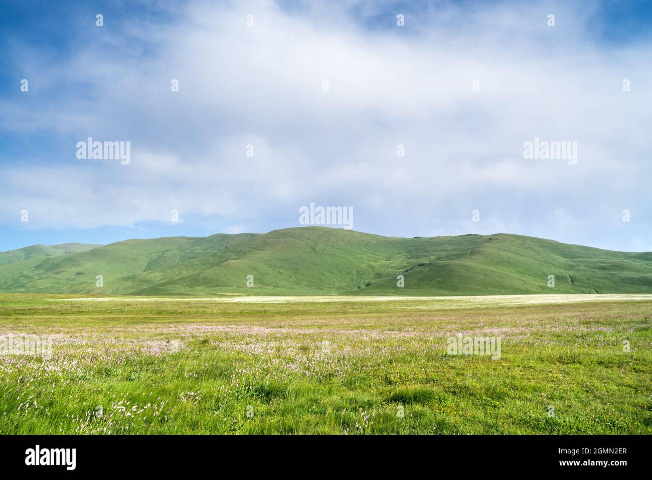 Passo di montagna nelle province di Shirak e Lori in Armenia Foto Stock