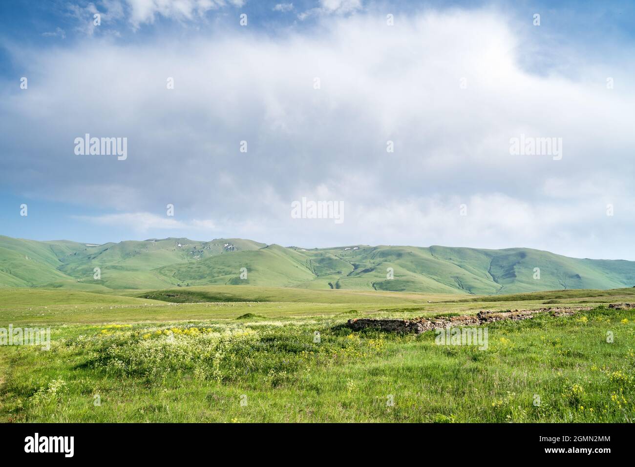 Passo di montagna nelle province di Shirak e Lori in Armenia Foto Stock