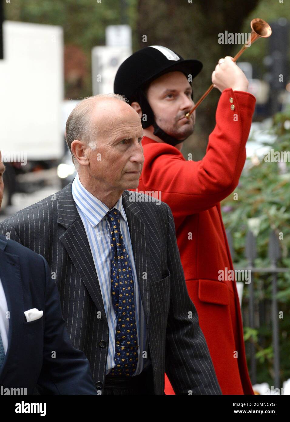 Londra, Regno Unito. 20 settembre 2021, Londra, Regno Unito manifestanti dalla Lega contro la carità di sport di Cruel fuori dalla Corte dei Magistrati di Westminster per il caso di Mark Hankinson, direttore della Associazione dei Maestri di Foxhounds, che è stato presumibilmente catturato in un webinar dando consigli su come aiutare le cacciate su come infrangere la legge. Beneficenza nazionale per il benessere degli animali la Lega contro Cruel Sports è stata denunciante nel caso, che è stato indagato da Devon e Cornwall Police. Il caso è in corso. Credit: Doug Peters/EMPICS/Alamy Live News Foto Stock