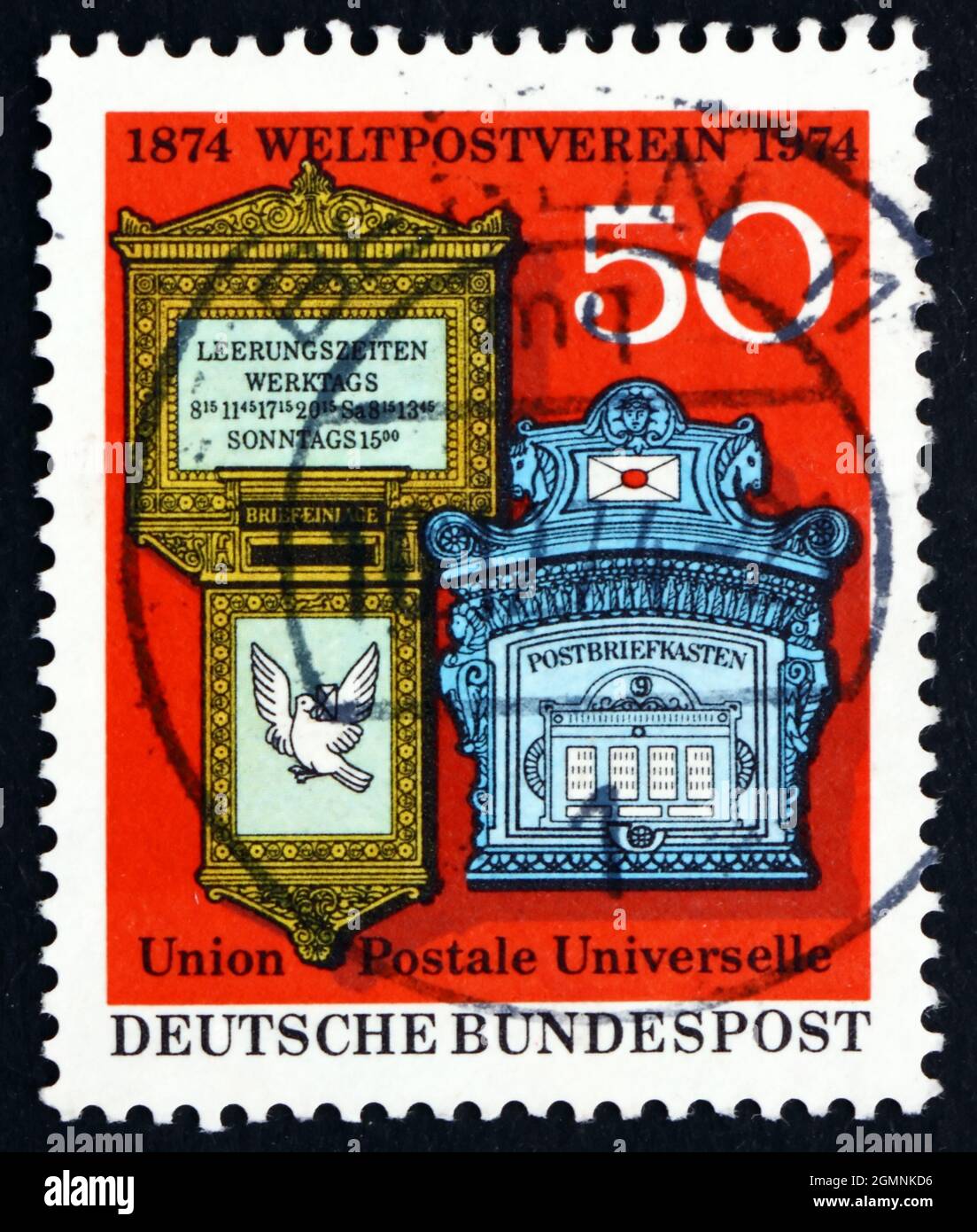 GERMANIA - CIRCA 1974: Un francobollo stampato in Germania mostra caselle postali svizzere e tedesche del XIX secolo, Centenario dell'Unione postale universale, circa 1974 Foto Stock