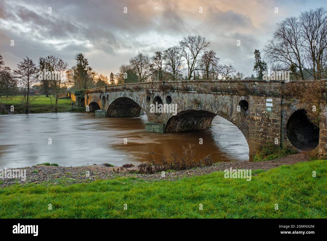 Ponte Pant-y-goitre sul fiume Usk a Llanvihangel Gobion, vicino Abergavenny. Foto Stock