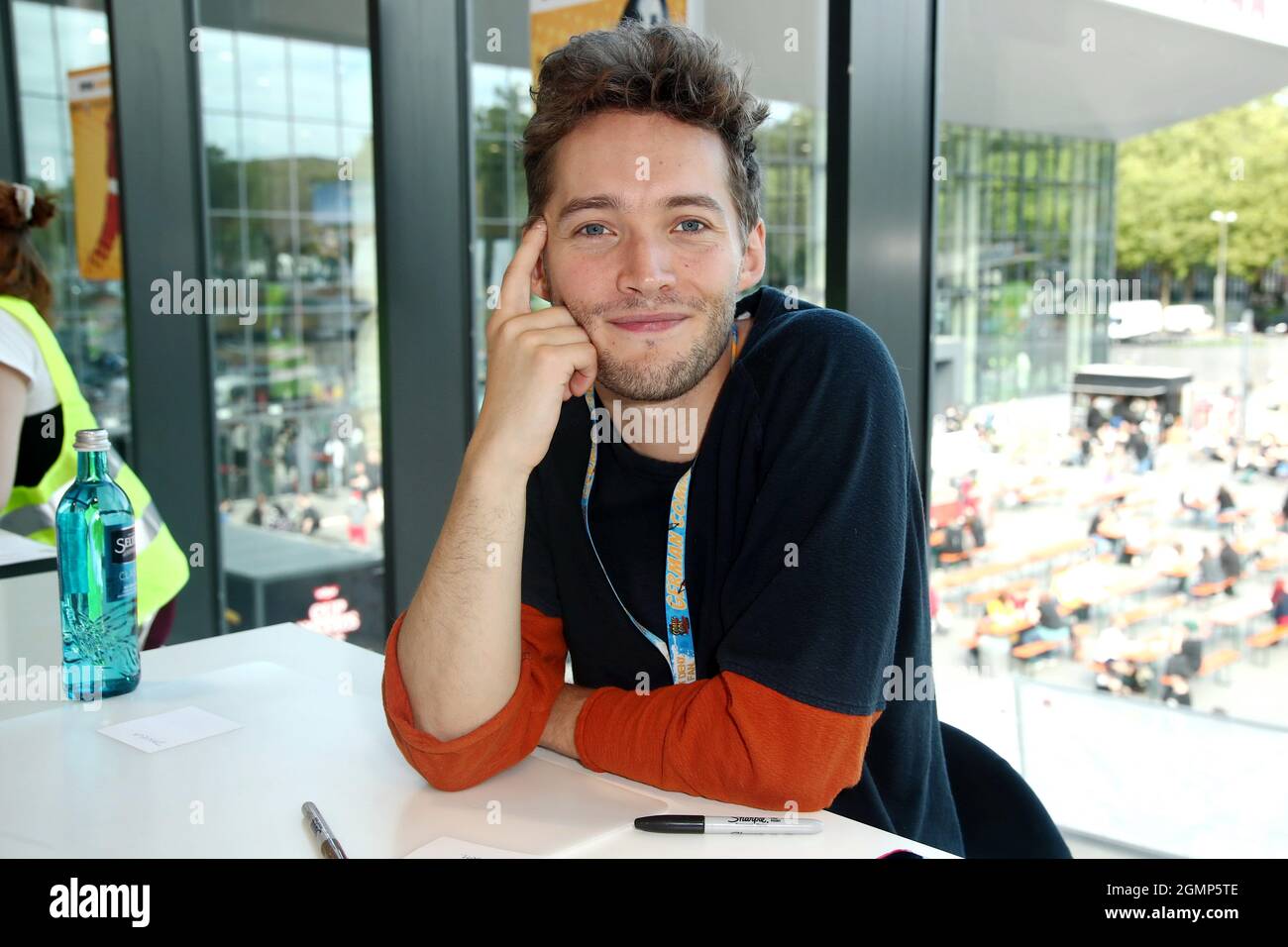 Dortmund, Germania, 11.9.21, Toby Regbo (Reign, Harry Potter) assistere 2.  German Comic con Dortmund Ltd Edition 2021, Westfalenhalle Credit: Holger  much Foto stock - Alamy