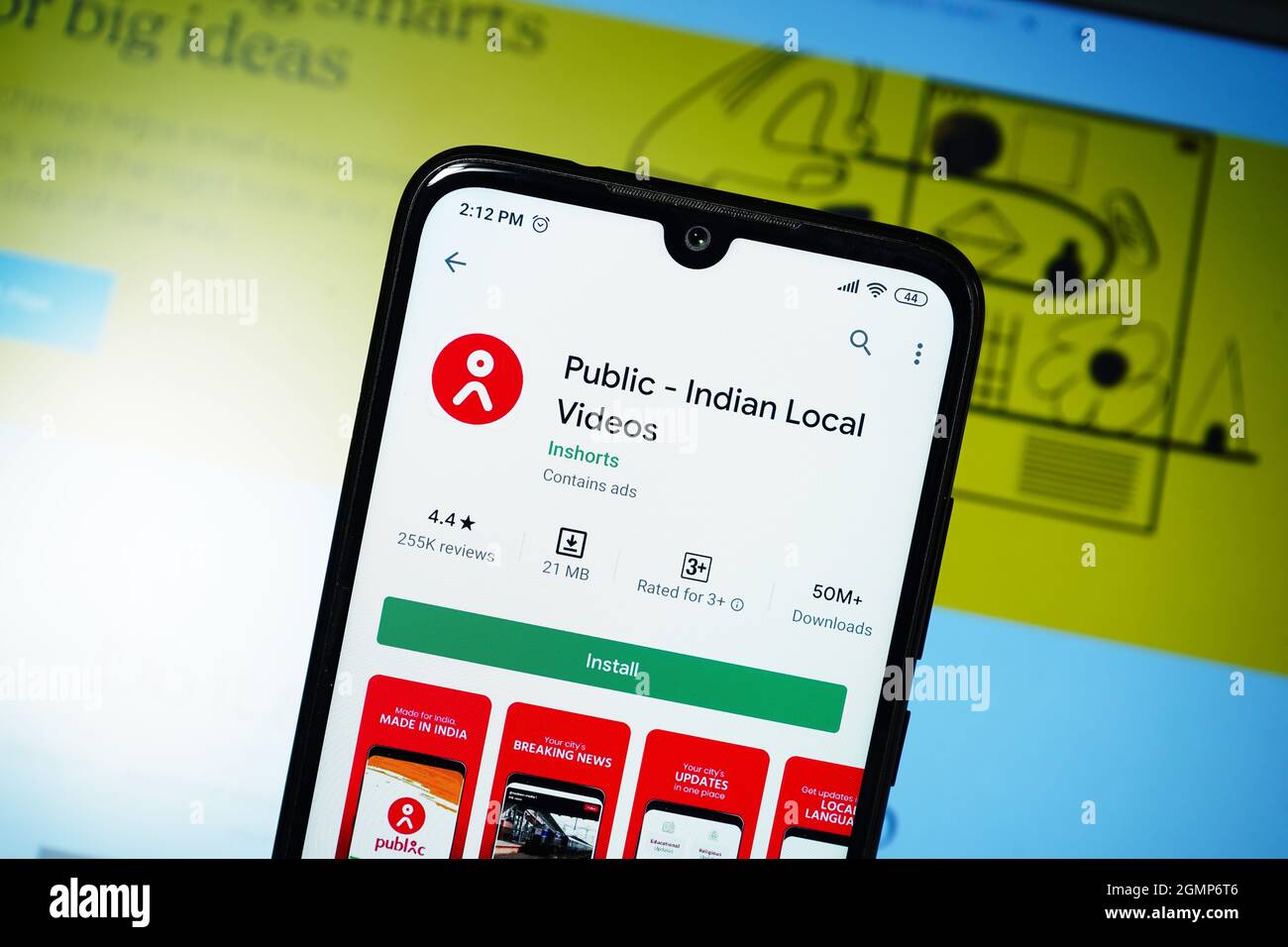 New Delhi, India - 18 settembre 2020: Applicazione pubblica locale di notizie su smartphone Foto Stock
