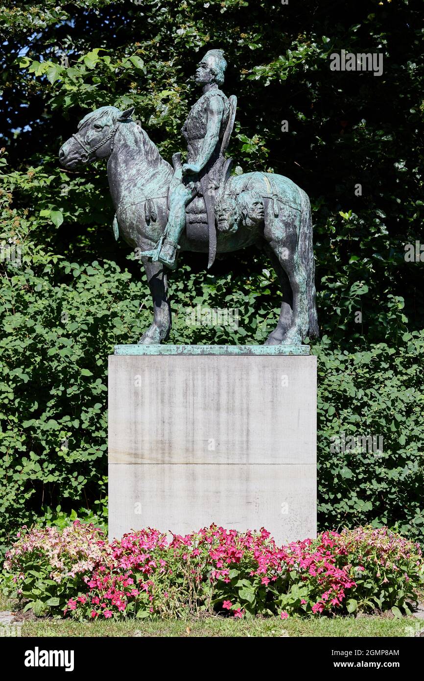 En barbar (un barbaro), statua di bronzo di Carl Johan Bonnesen (1868-1933) posta fuori dalla Collezione Hirschsprung dal 1913; Copenhagen, Danimarca Foto Stock