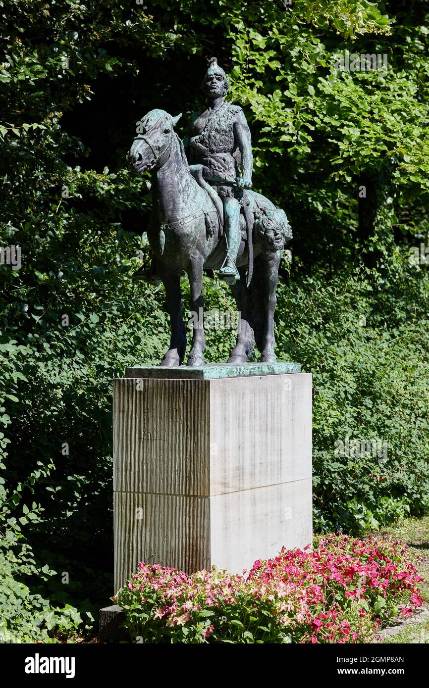 En barbar (un barbaro), statua di bronzo di Carl Johan Bonnesen (1868-1933) posta fuori dalla Collezione Hirschsprung dal 1913; Copenhagen, Danimarca Foto Stock