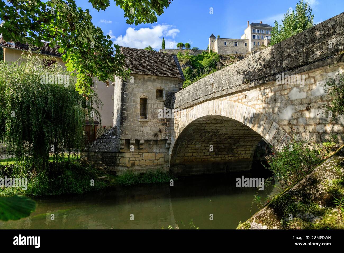 Francia, Yonne, Canal du Nivernais, Mailly le Chateau, Saint Nicolas Chapel // Francia, Yonne (89), Canal du Nivernais, Mailly-le-Château, chapelle Sain Foto Stock