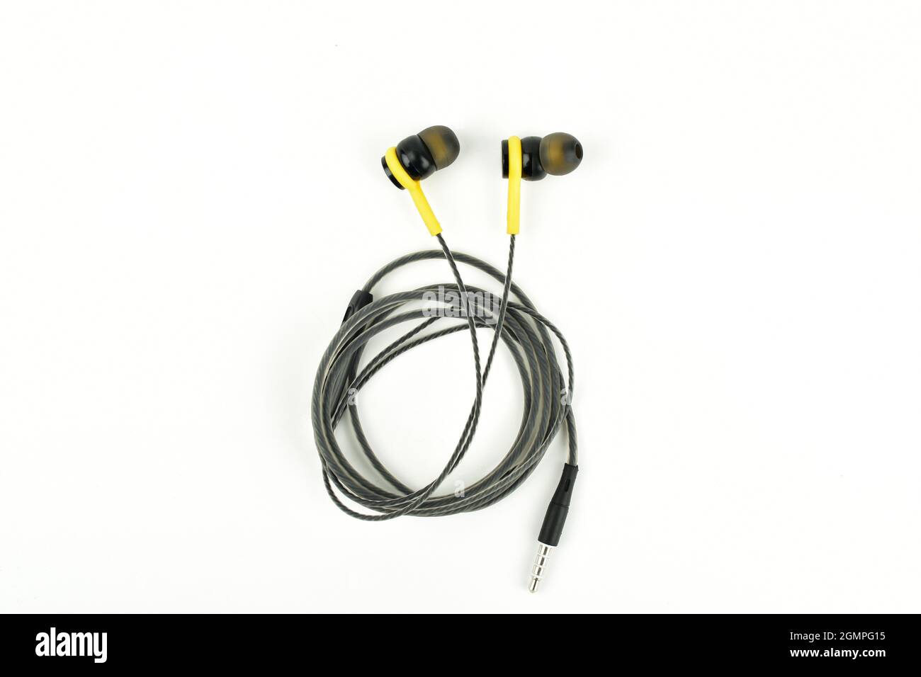 Auricolare ripiegato isolato su sfondo bianco Foto Stock