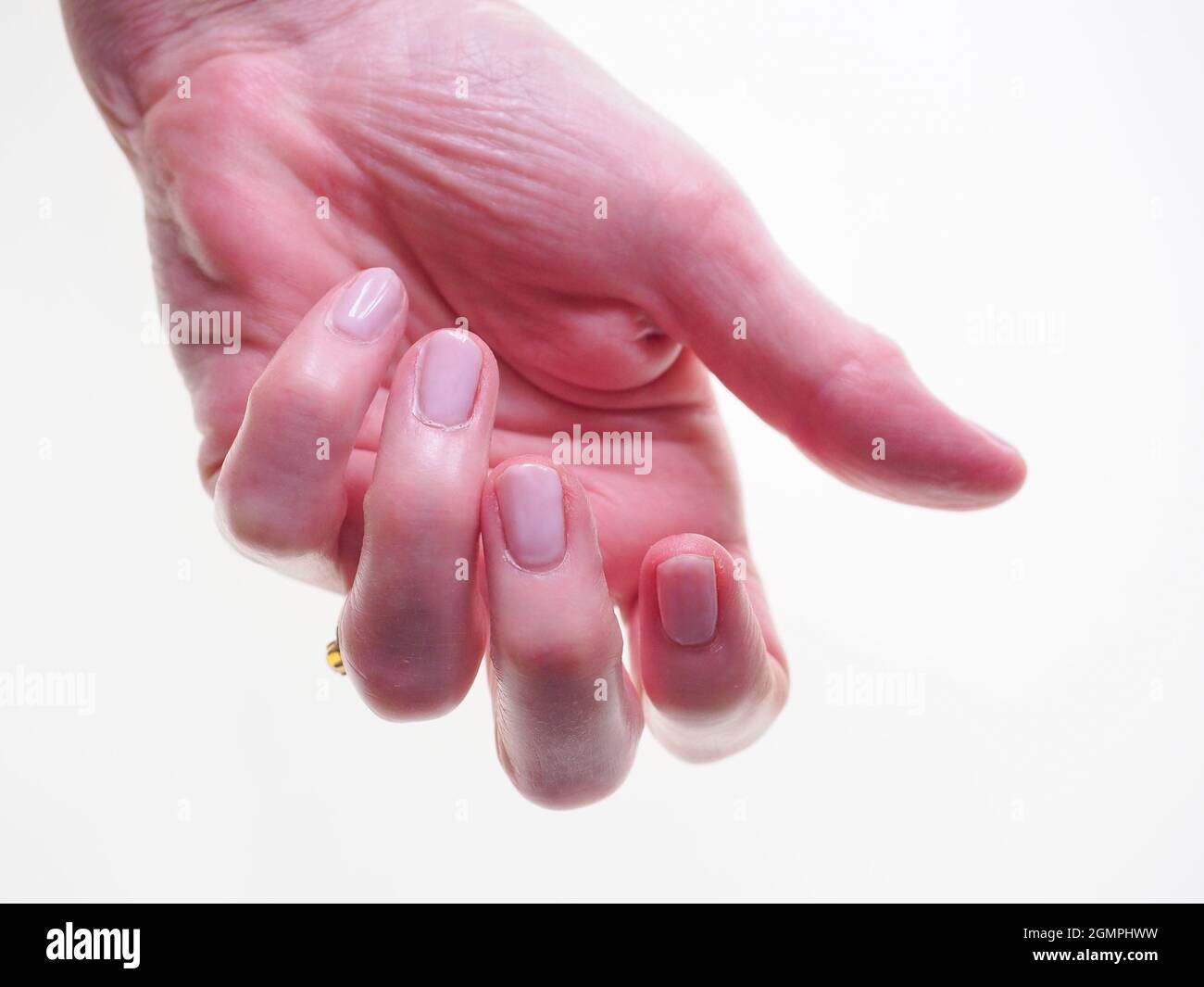 Primo piano di alcuni chiodi verniciati con gel Foto Stock