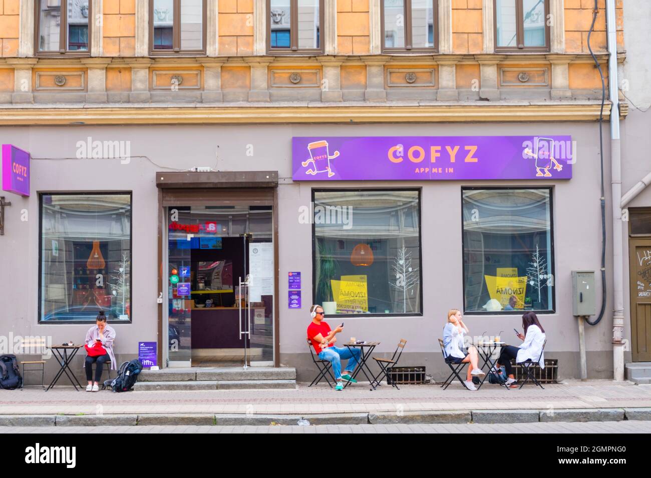 Cafe esterno, Krišjāņa Barona iela, Centrs, riga, Lettonia Foto Stock