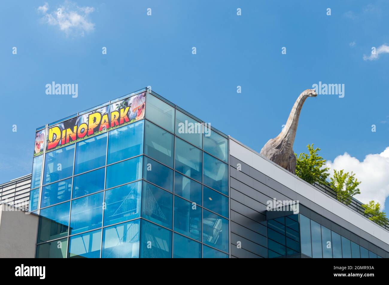 Liberec, Repubblica Ceca - 2 giugno 2021: Dino Park sul tetto di Liberec Plaza. Foto Stock