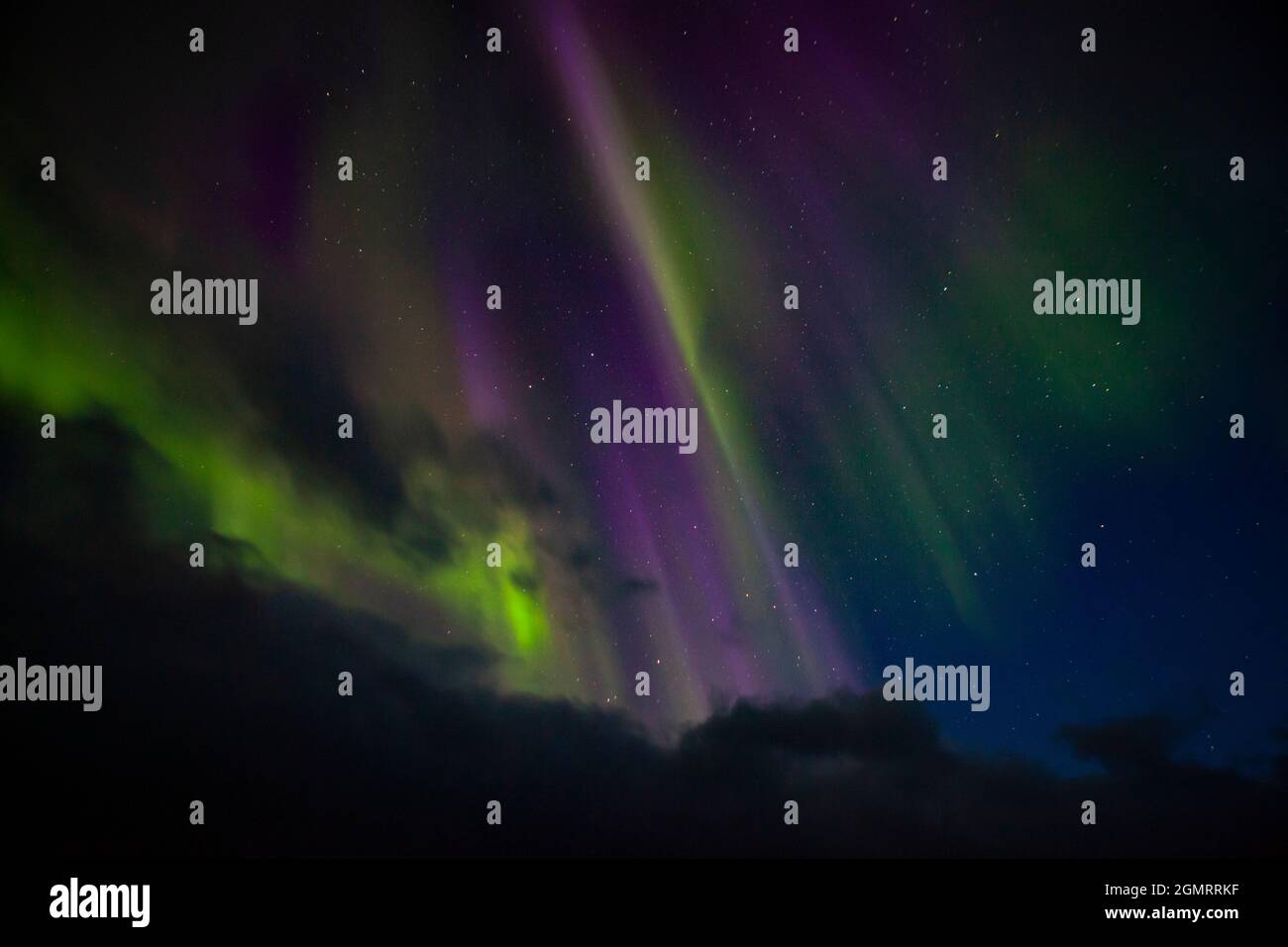 Aurora borealis sopra l'Islanda Foto Stock